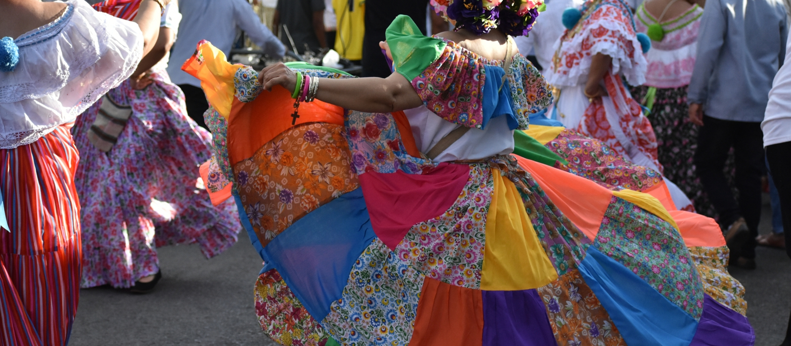 THE BEST OF PANAMANIAN CULTURE