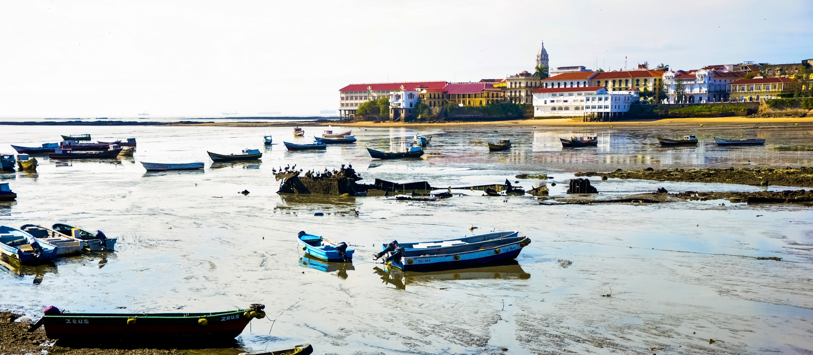 THE BEST OF PANAMANIAN CULTURE