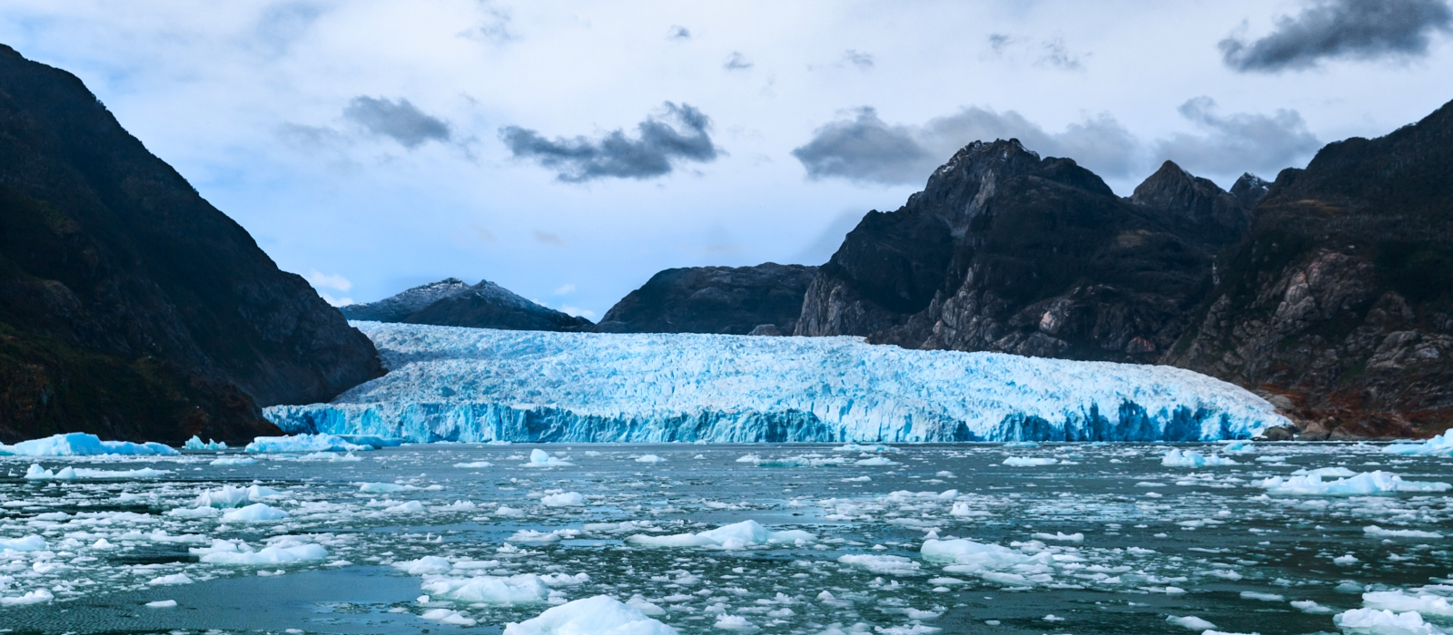 THE CHONOS ROUTE - PATAGONIAN CRUISE